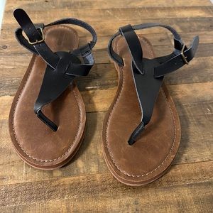Target Mossimo size 7 summer sandals.
